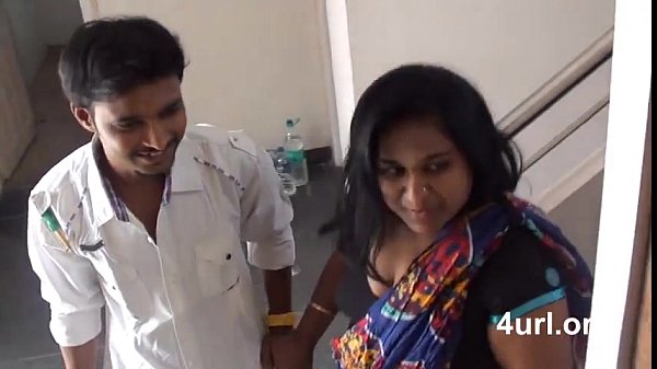 Hot Aunty With Fan Repairer man